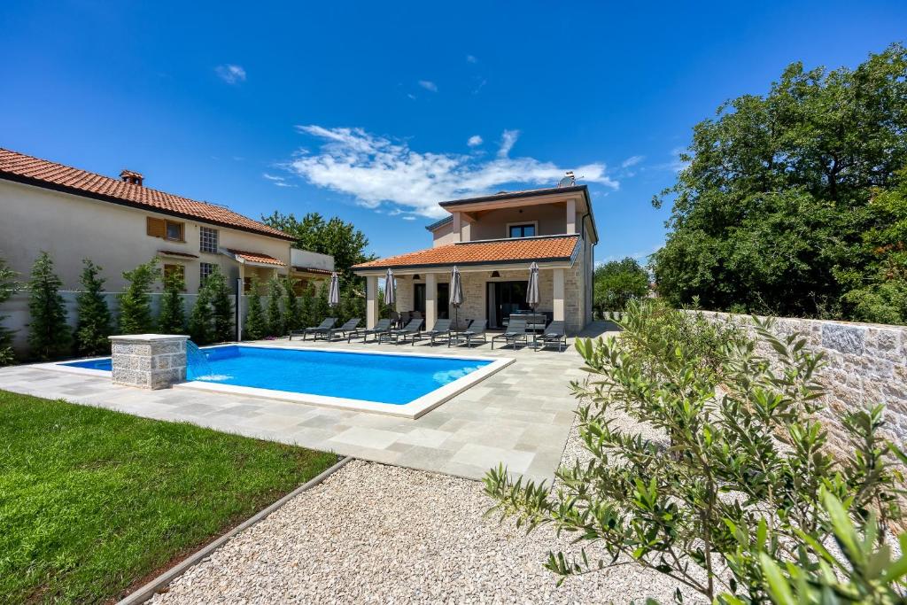 Bazén v ubytování Villa Alves with Private Pool nebo v jeho okolí