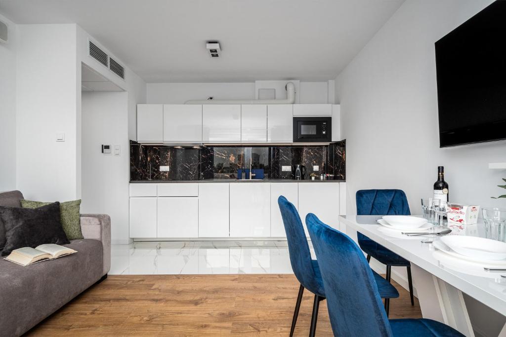 Kuchyň nebo kuchyňský kout v ubytování Warsaw Modern Stay