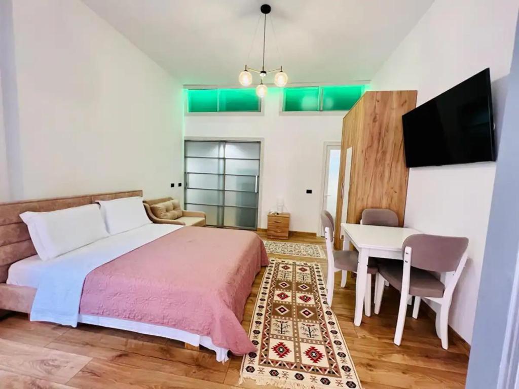 Postel nebo postele na pokoji v ubytování Comfy Studio in City Center