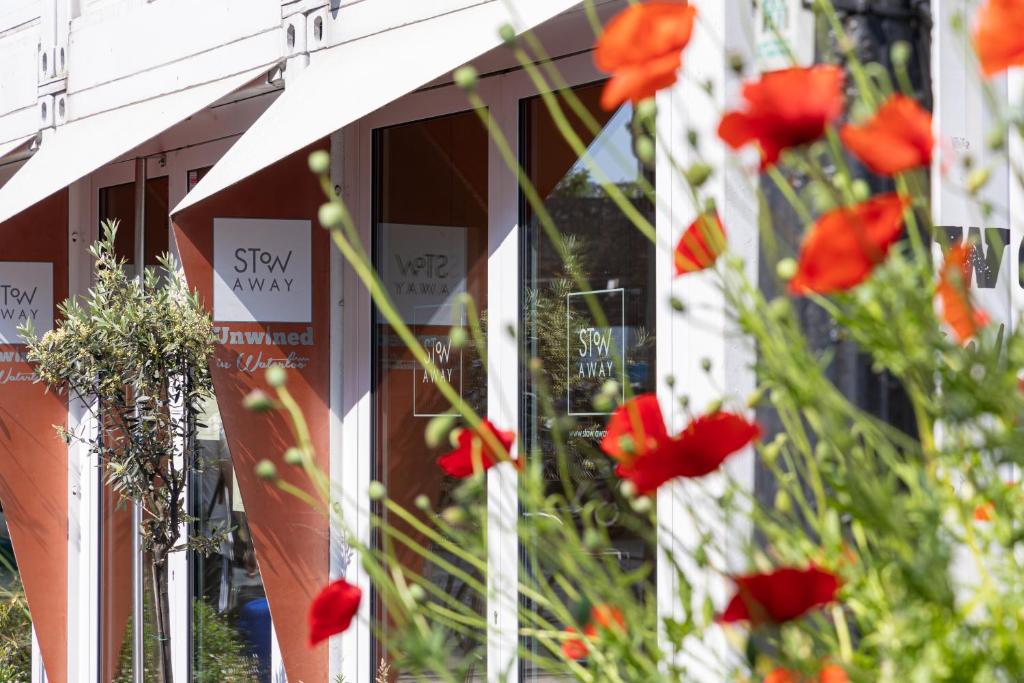 Stow Away Waterloo - Resim 31