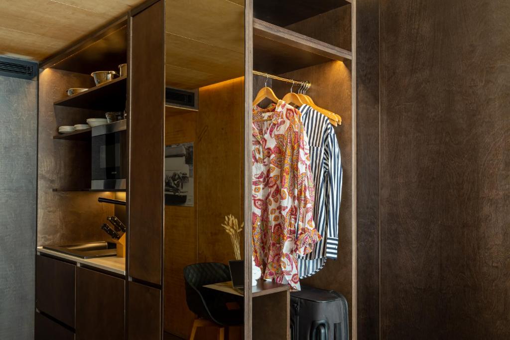 Stow Away Waterloo - Resim 21