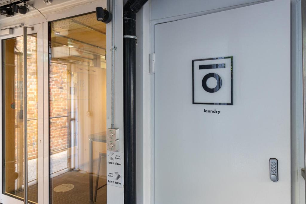 Stow Away Waterloo - Resim 33