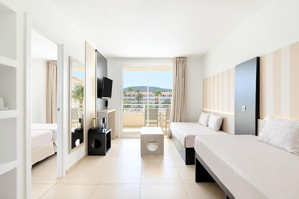 FERGUS Club Mallorca Waterpark - Suite (2 Adults + 3 Children) - Magnus