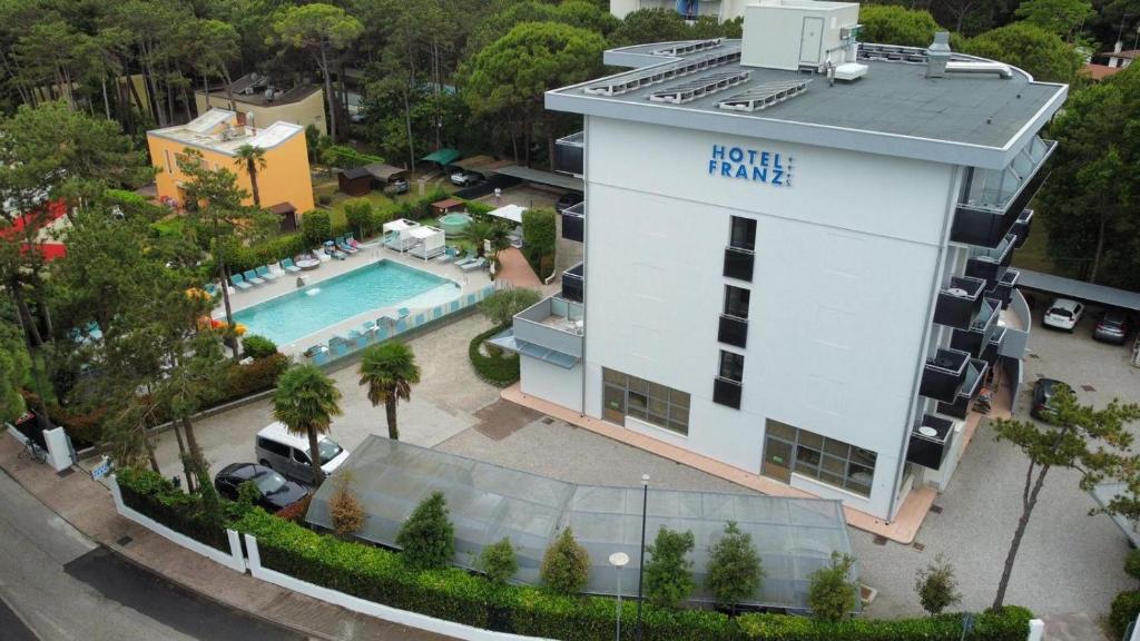 Bazén v ubytování Hotel Franz nebo v jeho okolí