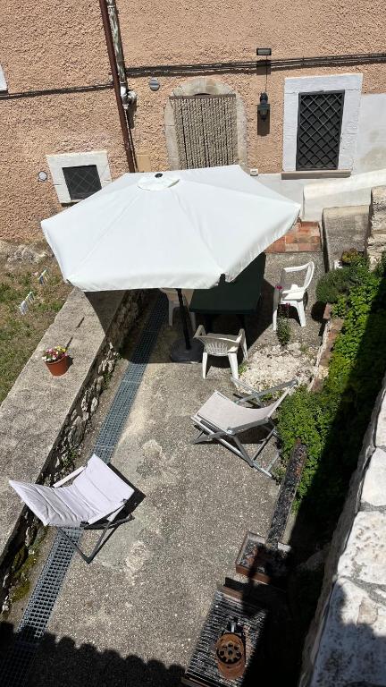 Patio o area all'aperto di da sciuri case vacanza barisciano