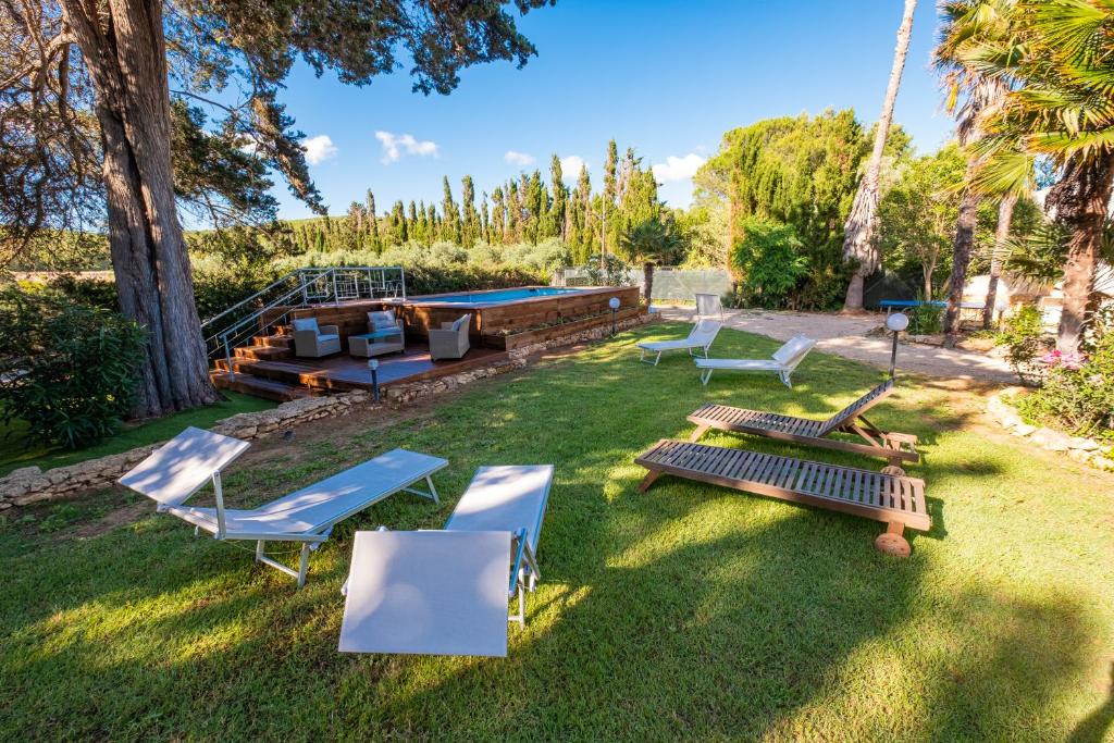 Κήπος έξω από το Isla Country Apartments Alghero