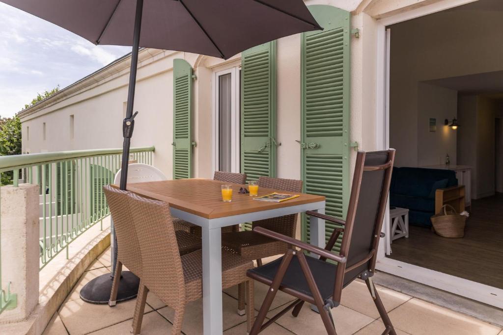 Balkón nebo terasa v ubytování Résidence Pierre & Vacances Le Palais des Gouverneurs