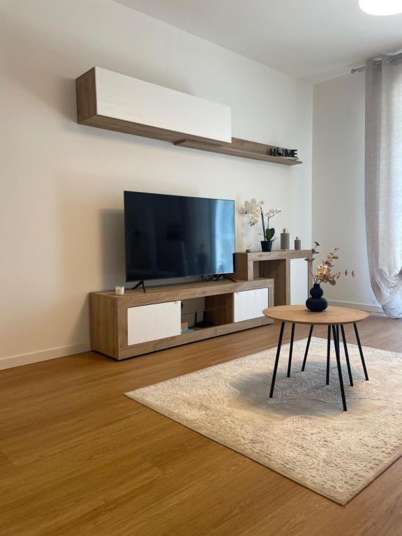 TV a/nebo společenská místnost v ubytování Miramonti house
