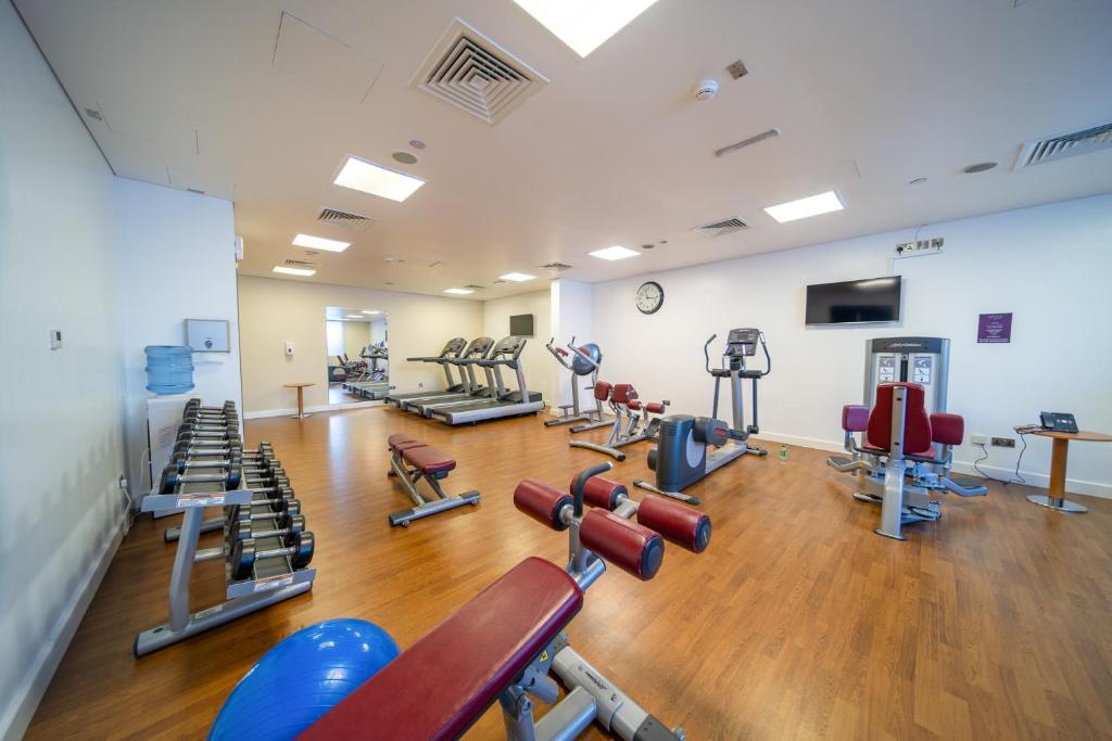 Fitness centrum a/nebo fitness zařízení v ubytování Premier Inn Abu Dhabi Airport Business Park