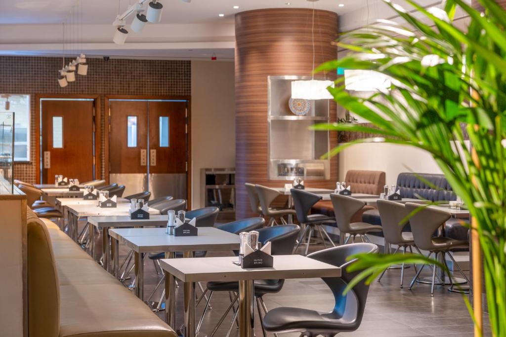 Posezení v ubytování Premier Inn Abu Dhabi Airport Business Park
