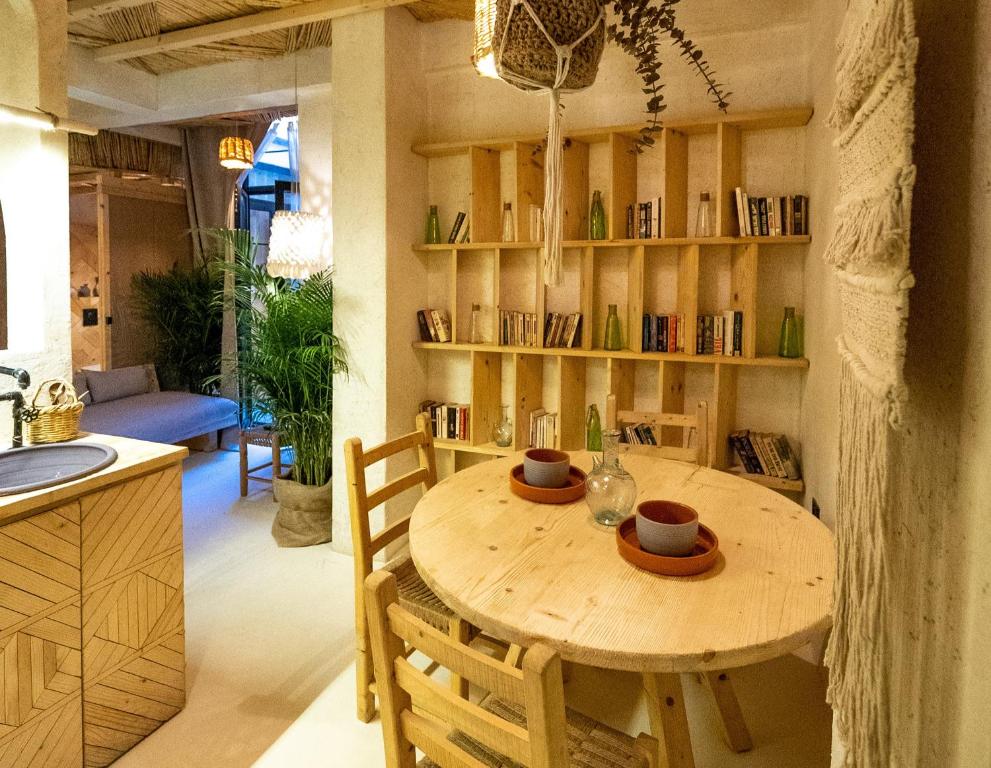 Kuchyň nebo kuchyňský kout v ubytování Biophilia Luxury Lofts