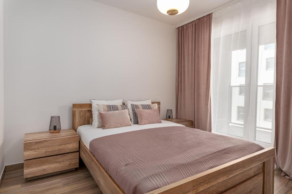 Pure Rental Premium Apartments - Free Parking & AC - 4