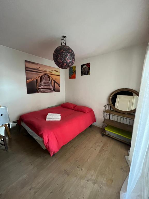 Fotografia z galérie ubytovania Superbe Appartement 2 chambres terrasse 4 à 6 couchages piscine à deux pas des plages et du centre ville v Cannes