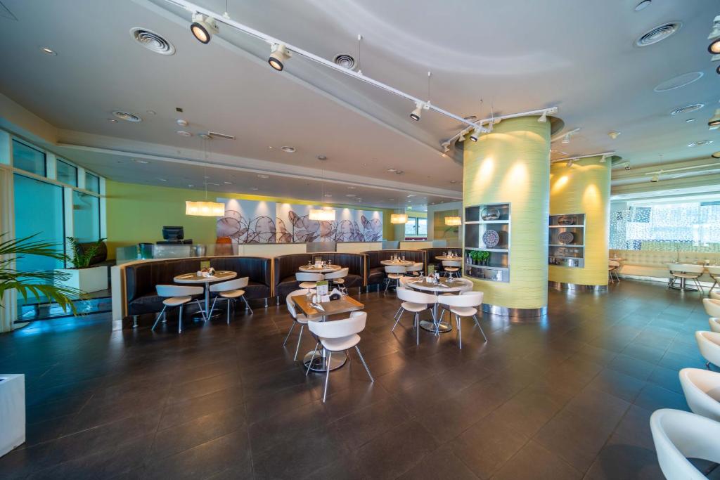 阿布扎比首都中心高级宾馆餐厅或其他用餐的地方