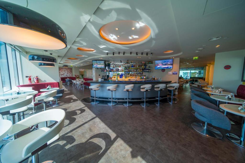 Premier Inn Abu Dhabi Capital Centre - Resim 32