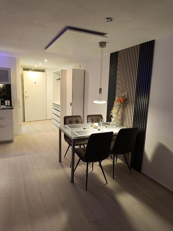 Kuchyň nebo kuchyňský kout v ubytování Ferienwohnung Sasbachwalden H2 Ap3 mit beheiztem Innenpool und Sauna