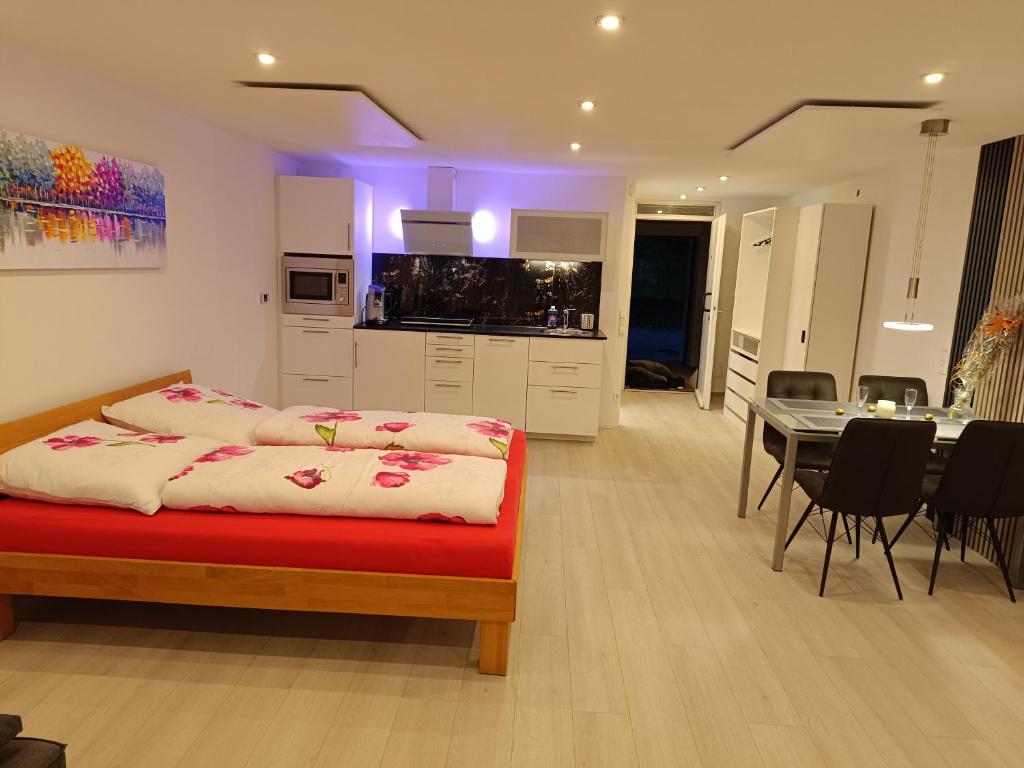 Kuchyň nebo kuchyňský kout v ubytování Ferienwohnung Sasbachwalden H2 Ap3 mit beheiztem Innenpool und Sauna