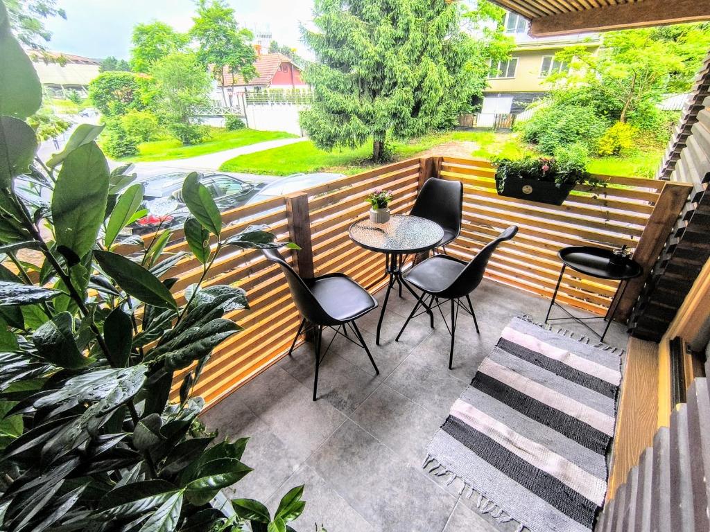 A balcony or terrace at Park Bôrik 4YOU & Free Parking