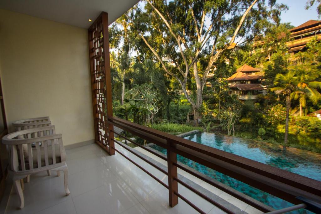 A balcony or terrace at Labak River Hotel by EPS