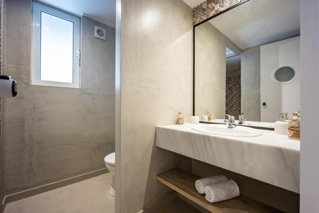 The Dorians - Resim 39