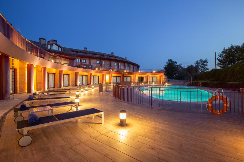 Piscina en o cerca de Exe Layos Golf