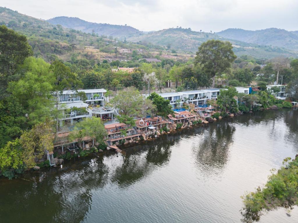 Naturlandskabet i nærheden af resortet