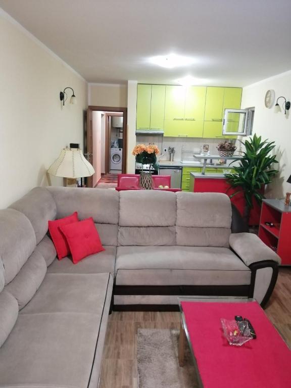 Кухня или мини-кухня в Riviera Apartment Budva
