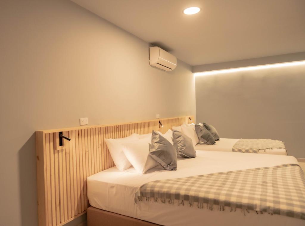 Postel nebo postele na pokoji v ubytování Leviu by Bernalo Hotels