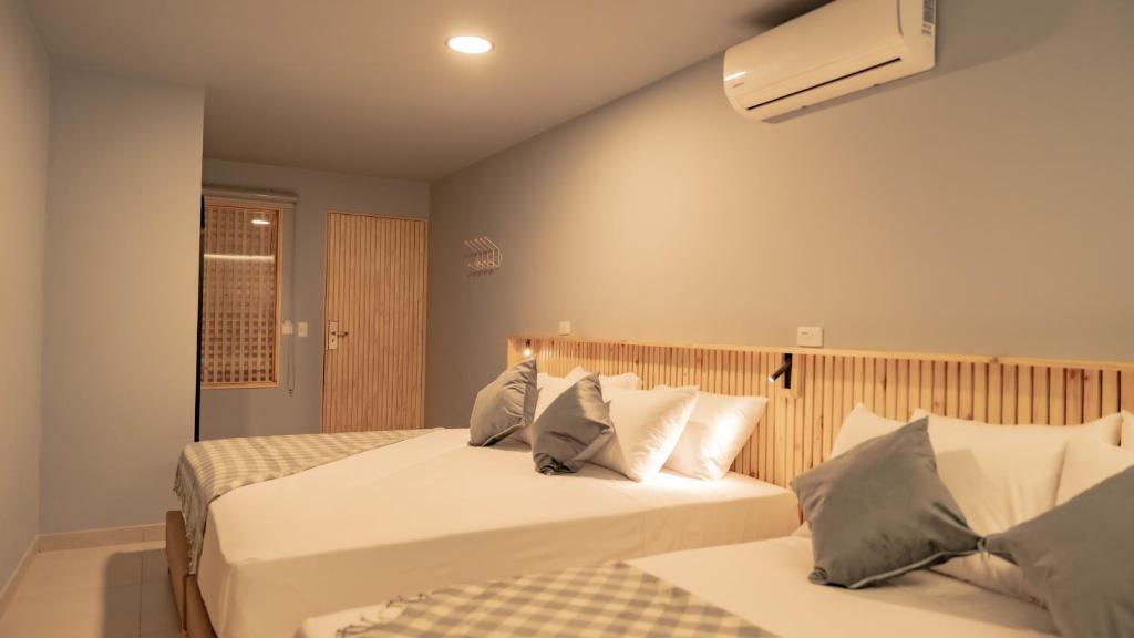 Postel nebo postele na pokoji v ubytování Leviu by Bernalo Hotels
