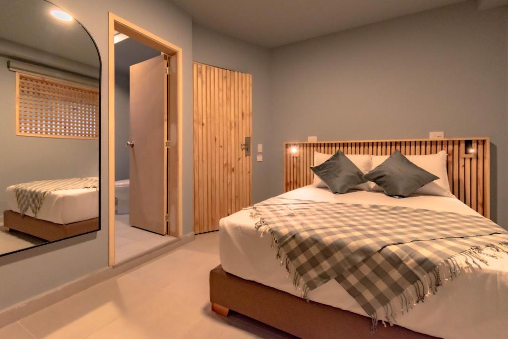 Postel nebo postele na pokoji v ubytování Leviu by Bernalo Hotels