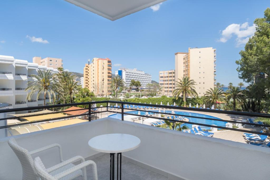 Balkón alebo terasa v ubytovaní Sol Lunamar Palmanova Apartamentos - Adults Only