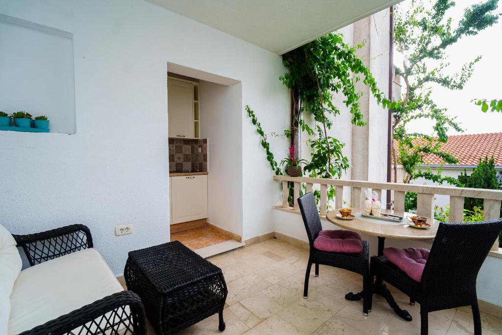 Apartments Horizont - Studio With Terrace