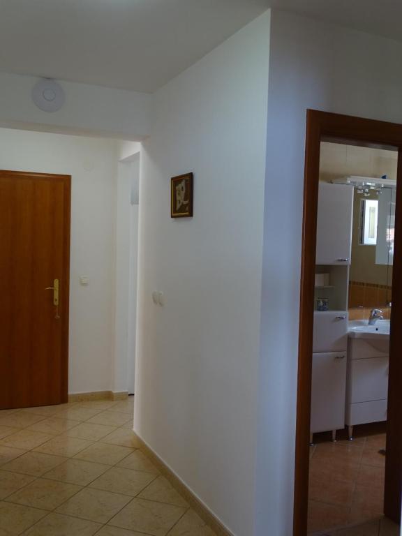 Fotografia z galérie ubytovania 6 pax Apertment ON THE BEACH with Terrace, Sea view, Garden, Parking ensured, first floor v Mimiciach
