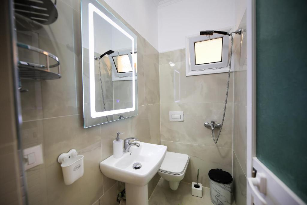 Koupelna v ubytování Vila Feliz - Premium Rooms with Free Private Parking