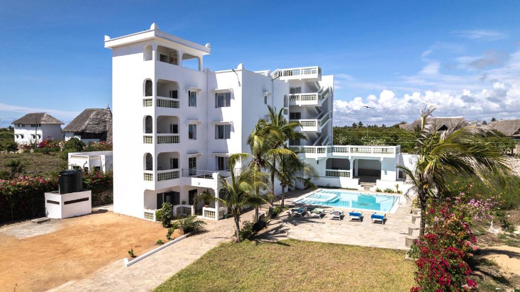 Bazén v ubytování Avana Resort Watamu nebo v jeho okolí