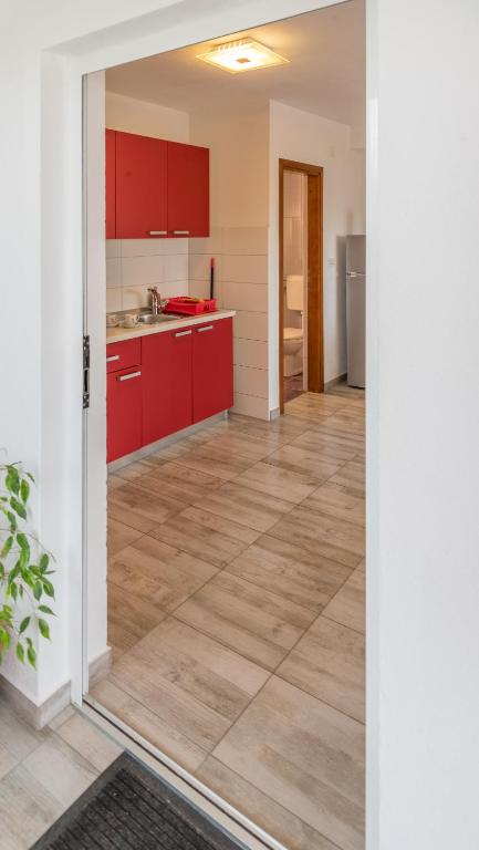 Kuchyň nebo kuchyňský kout v ubytování Studio apartment