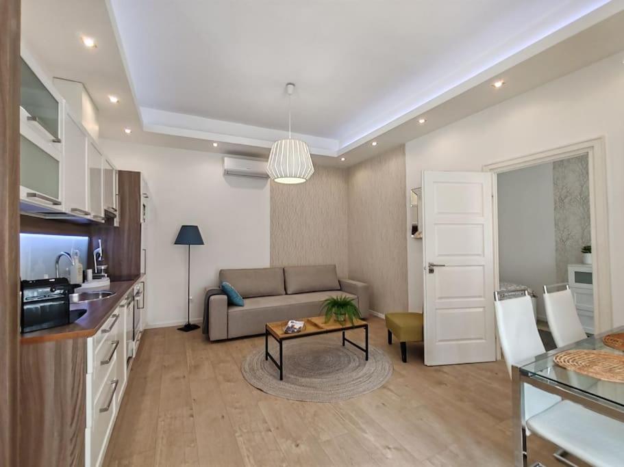 Basilica suite with 2 bedr 1062 Budapest, Bajcsy-Zsilinszky út 3 kép - 1