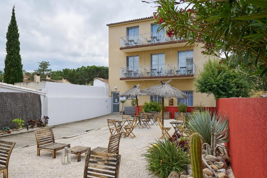 Zahrada ubytování Hôtel Les Mimosas