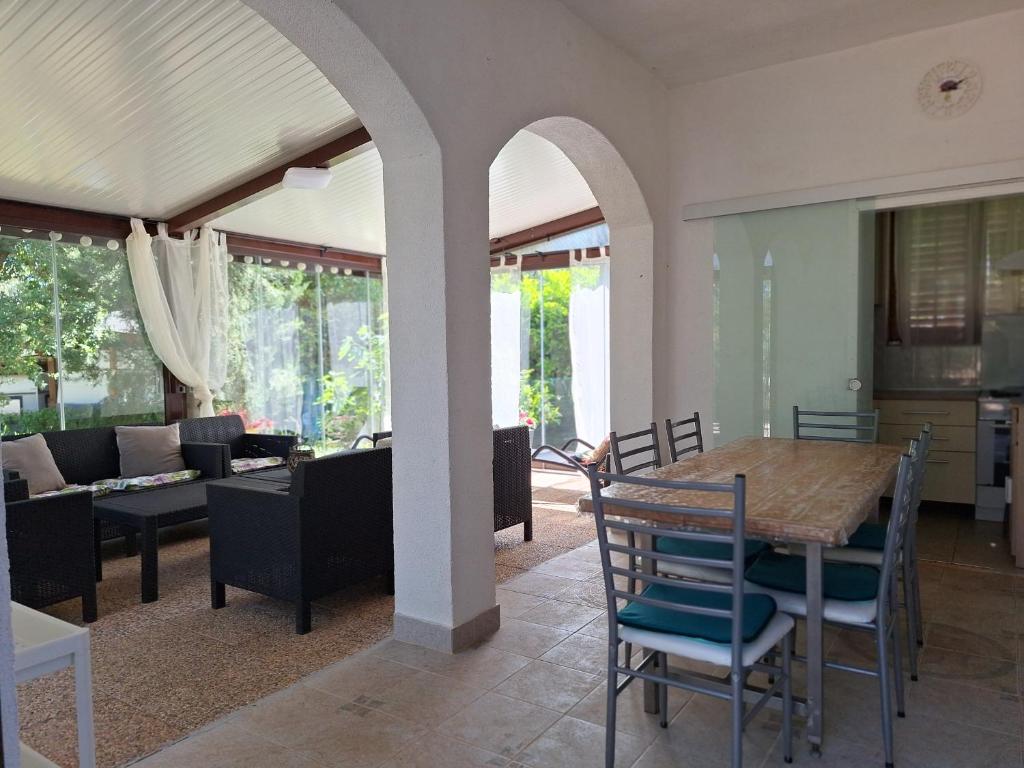 Zdjęcie z galerii obiektu Holiday home Istra w mieście Pavicini