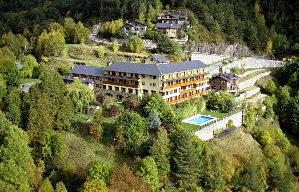 Bazén v ubytování Abba Ordino Babot Hotel nebo v jeho okolí