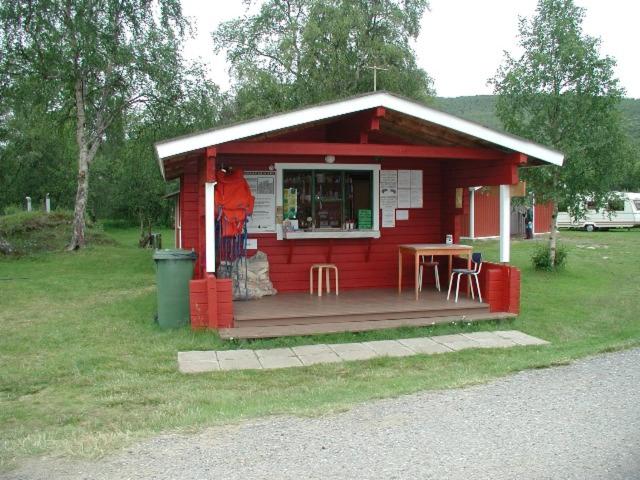 Budova, kde se kemp nachází