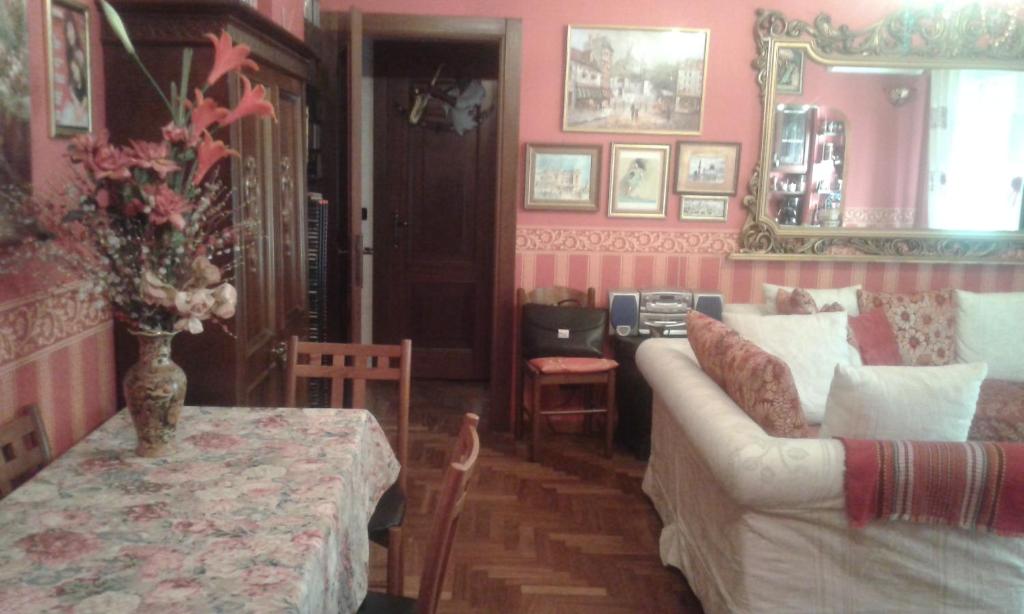 Romantic & Artistic Apartment - 13