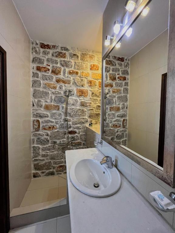 Achelatis Traditional Guest Houses - 16