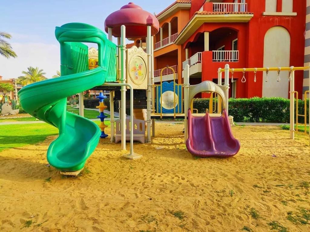 Herní místnost nebo prostor pro děti v ubytování PORTO MATROUH Beach resort families only