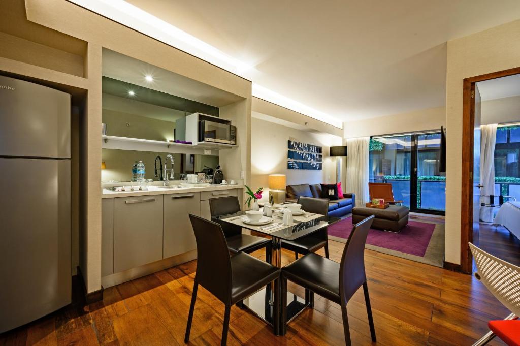Las Suites Campos Eliseos photo