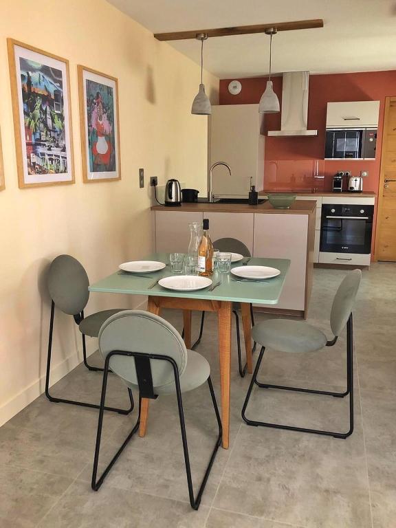 Kuchyň nebo kuchyňský kout v ubytování L'Oustalet des Alpilles