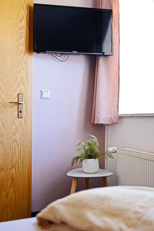 Motel an der B180 - Single Room With Private Bathroom