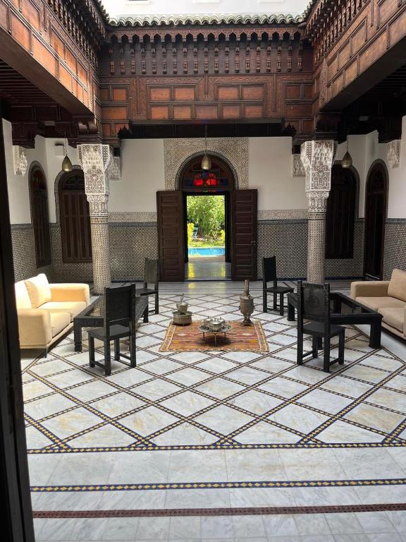 Posezení v ubytování Riad Tazi Casablanca