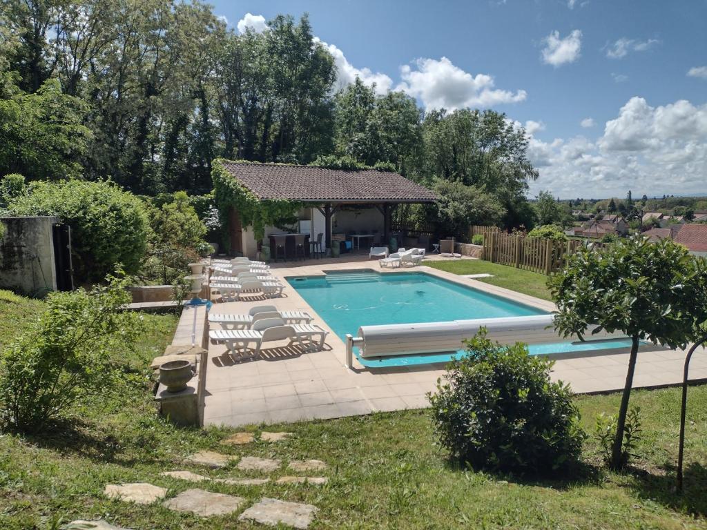 Photo de la galerie de l'établissement Castle Of Saint Germain Des Rives, à Saint-Germain-des-Rives