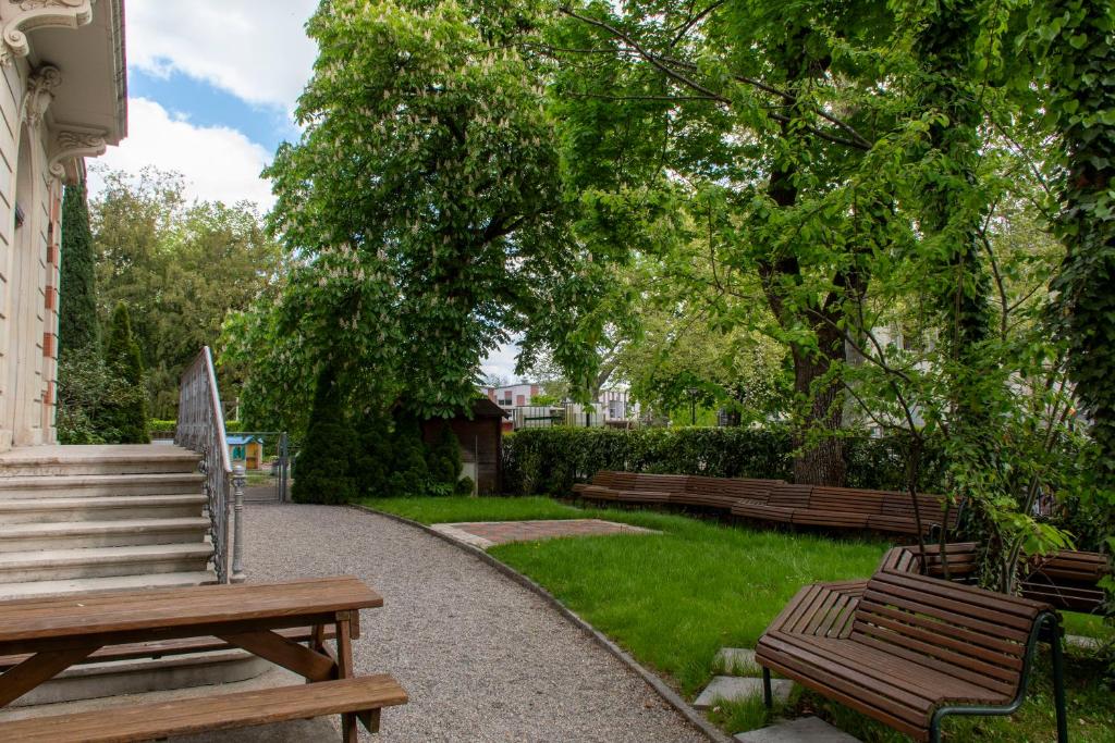 Zahrada ubytování Geneva Hostel